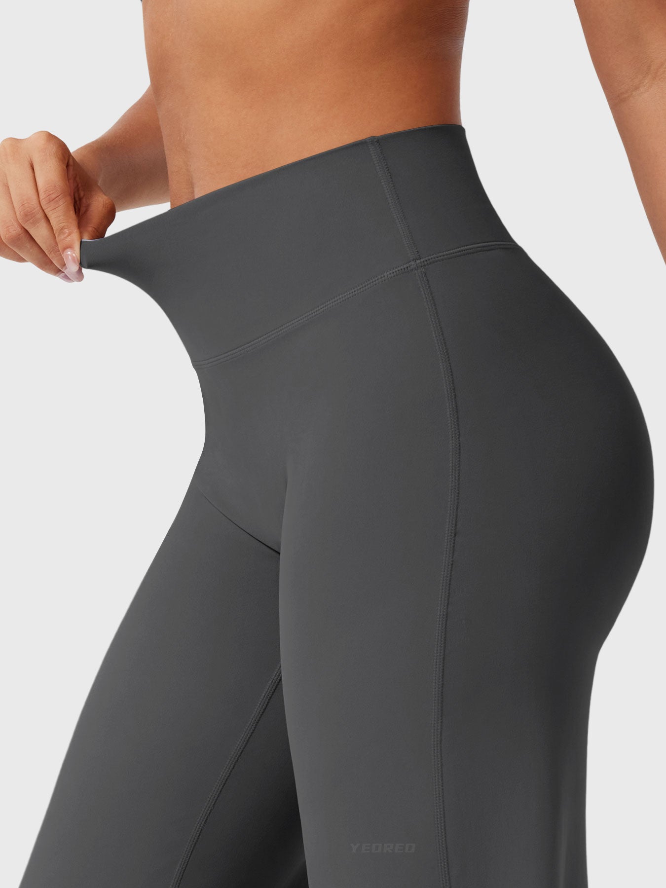 (Pre-Sale) Yeoreo Eddiy Straight Leg Leggings